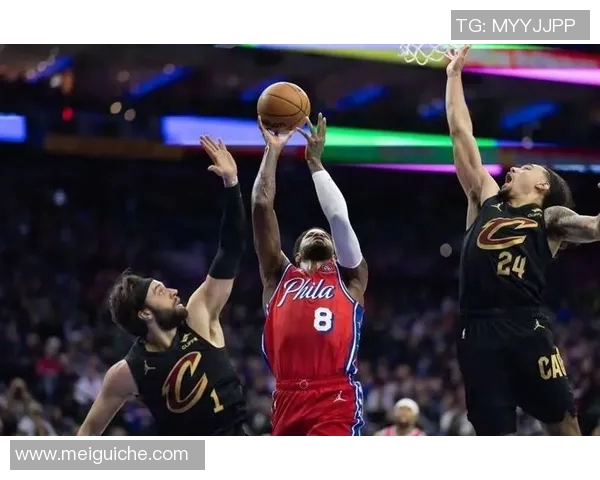 骑士队与76人激战105分之战展现篮球魅力与团队精神